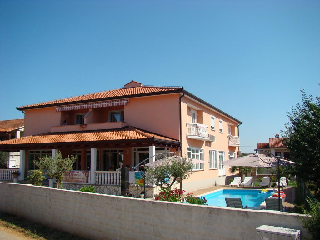 Apartments Kimm Poreč Exterior foto